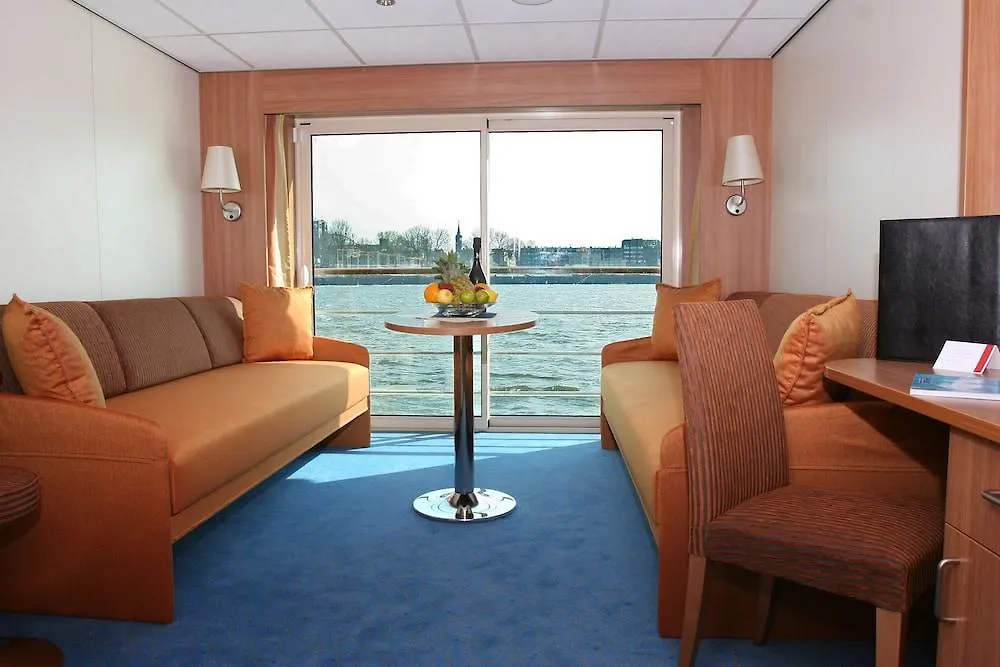 *** מלון פרנקפורט Crossgates Hotelship 3 Star - Osthafen - Frankfurt גרמניה