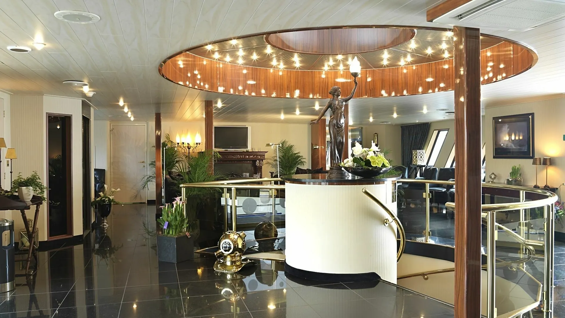 Crossgates Hotelship 3 Star - Osthafen - Frankfurt Frankfurt am Main
