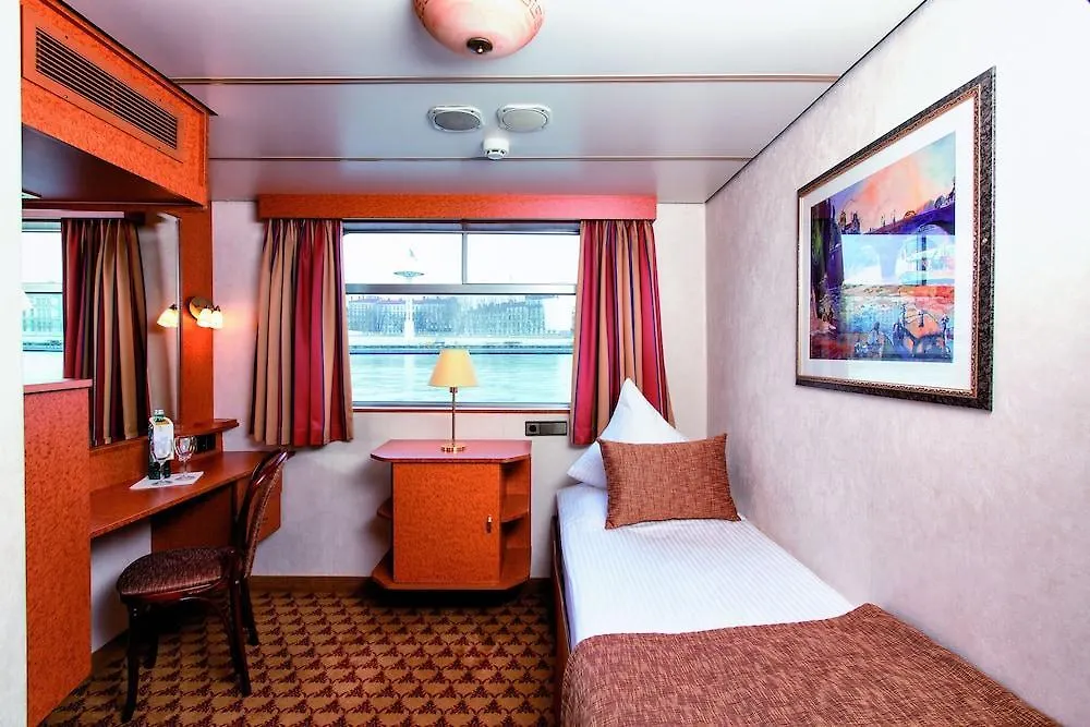 Crossgates Hotelship 3 Star - Osthafen - Frankfurt Frankfurt am Main Hotel