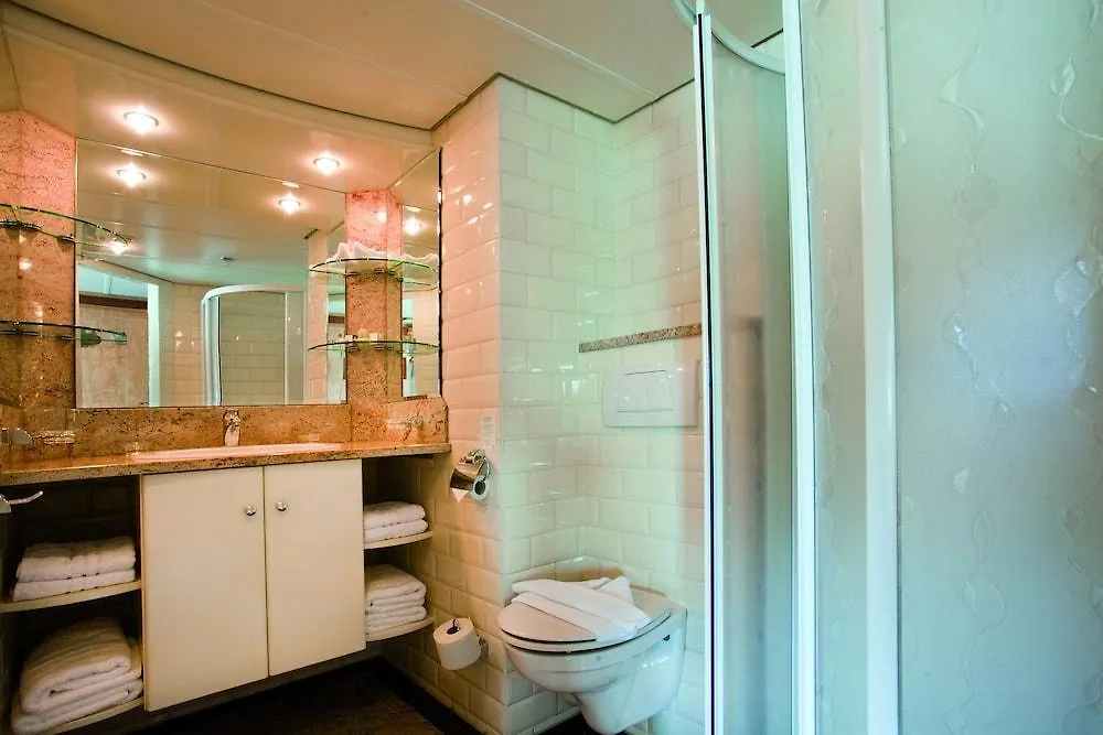 Hotel Crossgates Hotelship 3 Star - Osthafen - Frankfurt Frankfurt am Main